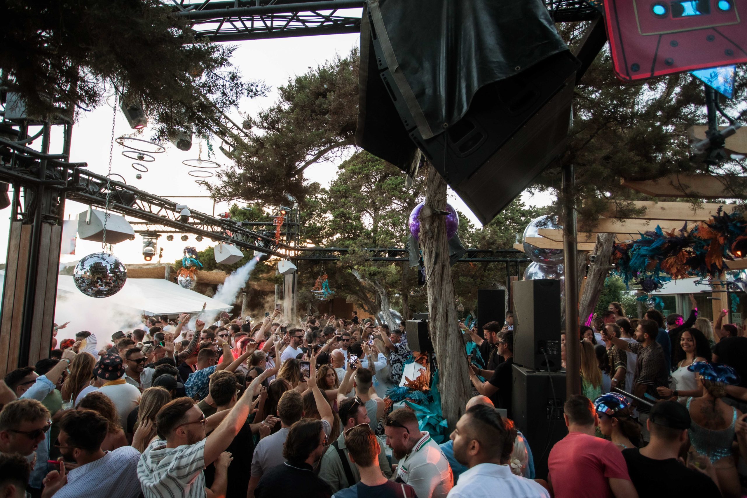 SHOWTIME SUNDAY 02 JULY | Blue Marlin Ibiza | Beach Restaurant